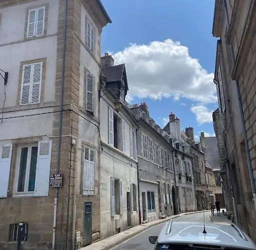 Boho-chic En Hyper-centre De Au Calme, Confort, Wifi Rapide, Parking En Face, Arrivee Autonome Daire Moulins (Allier)